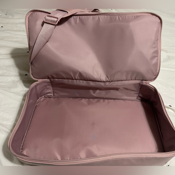 Beis The Weekender’ - Picture 4 of 4